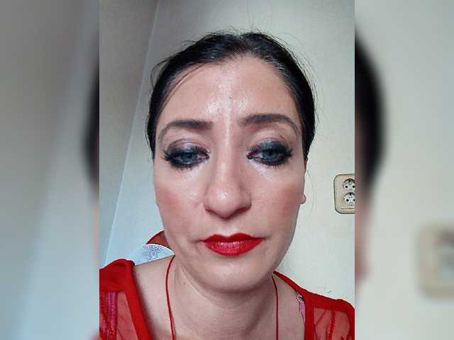 Емитувани слики од екранот ChristianaHot