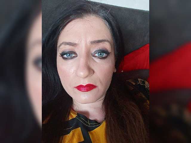 Емитувани слики од екранот ChristianaHot