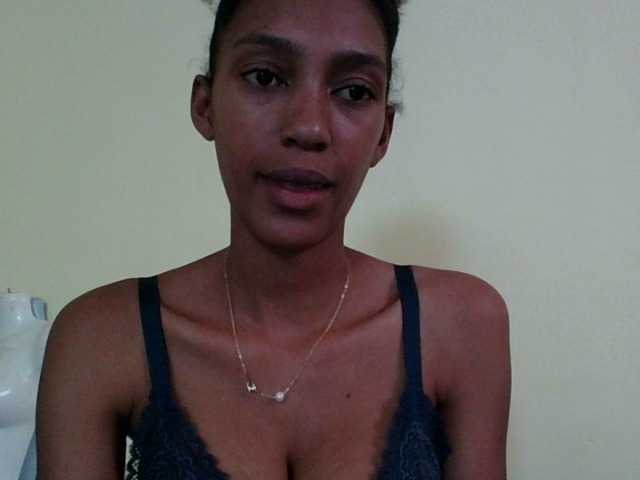 Емитувани слики од екранот ChristinaJewel