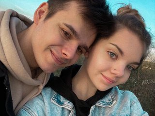 Еротски видео разговор ChristineAndJames