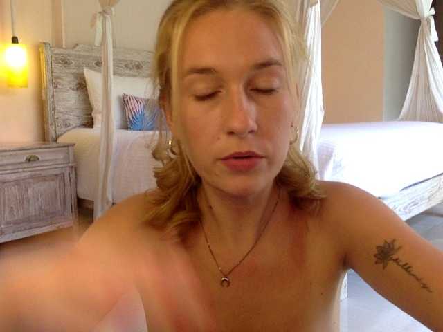 Емитувани слики од екранот lilbadgurl