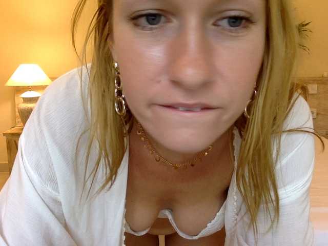 Емитувани слики од екранот lilbadgurl