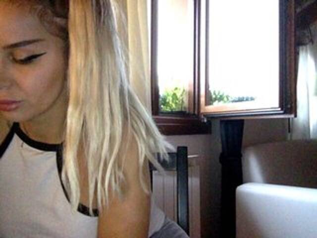 Емитувани слики од екранот clickmee