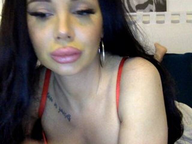 Емитувани слики од екранот clickmee