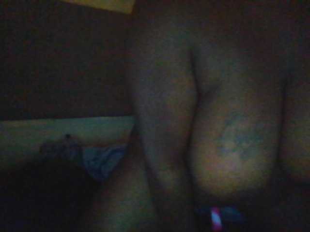 Емитувани слики од екранот Cocoasweetz