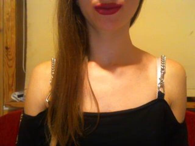 Емитувани слики од екранот CocoMademoise