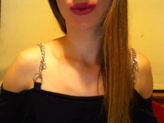 Емитувани слики од екранот CocoMademoise