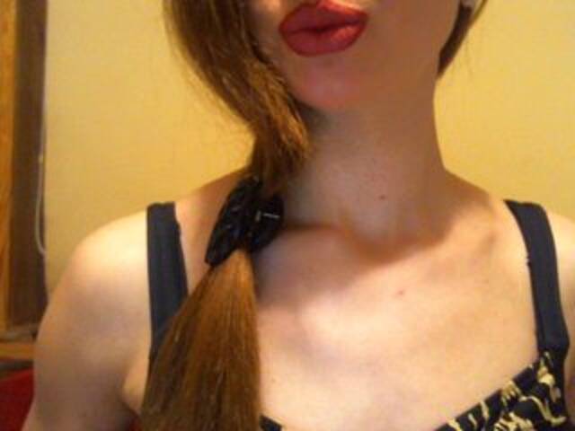 Емитувани слики од екранот CocoMademoise