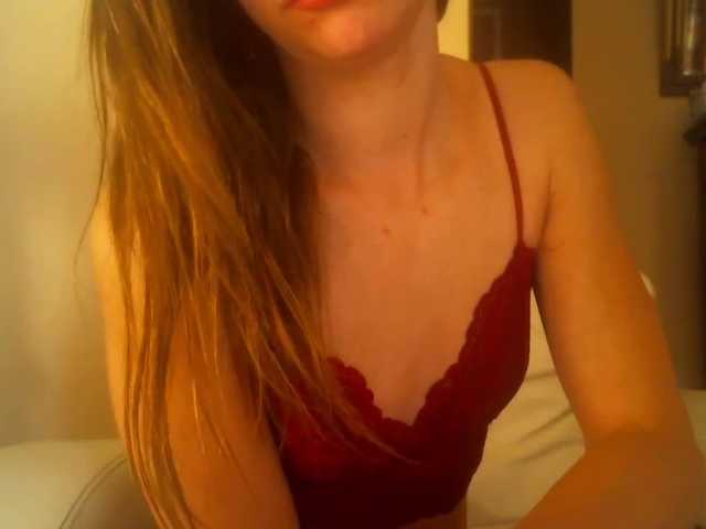 Емитувани слики од екранот CocoMademoise