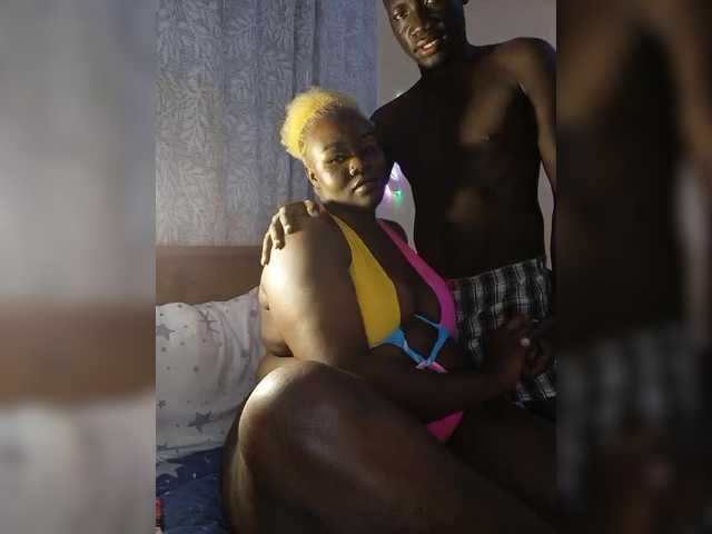 Емитувани слики од екранот Coitoncouples
