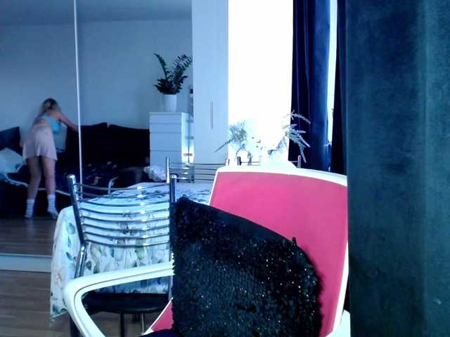 Емитувани слики од екранот Cornelia22hot