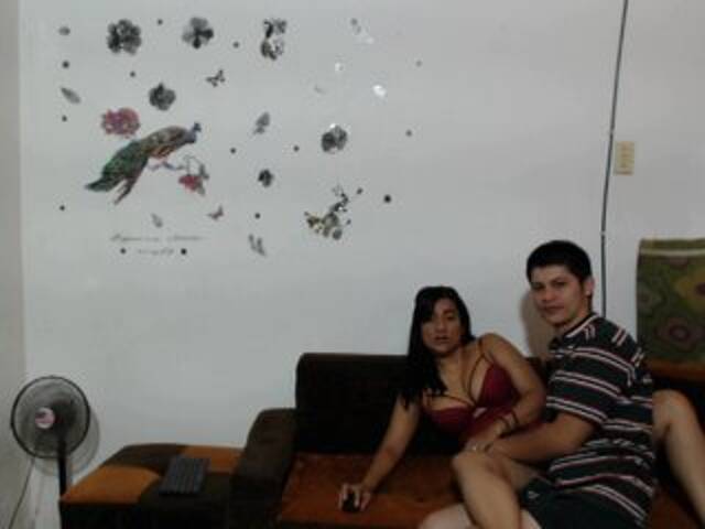 Емитувани слики од екранот COUPLESGAME