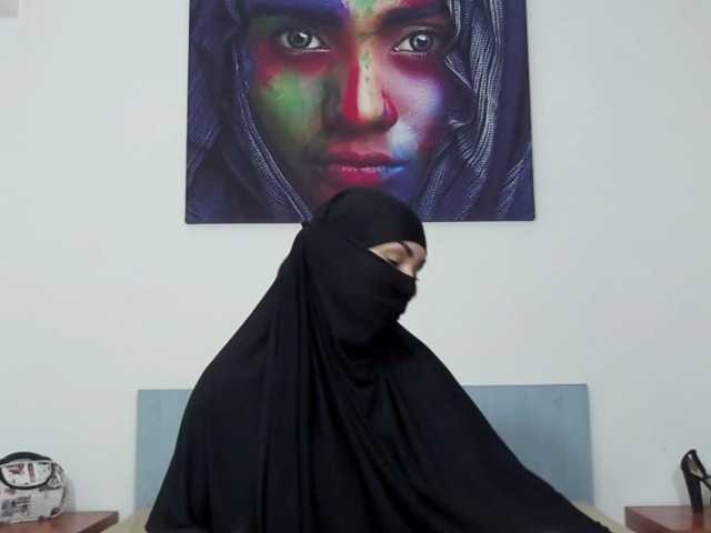 Емитувани слики од екранот CoxElysha