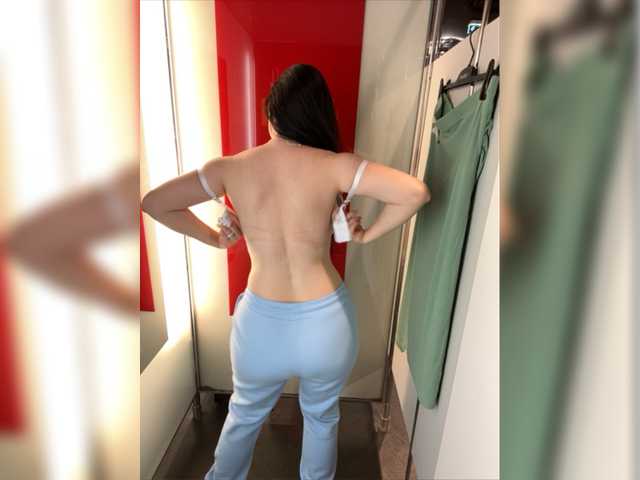 Емитувани слики од екранот Happy_Doll