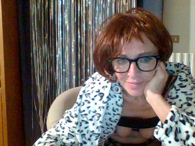 Емитувани слики од екранот Crisalideal