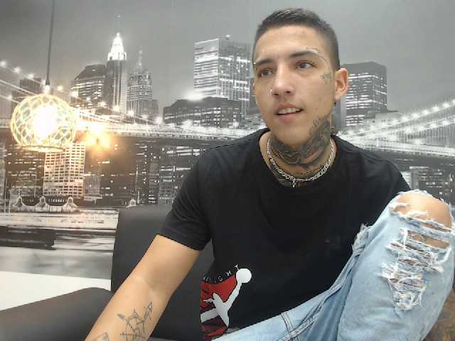 Емитувани слики од екранот CrisFtm
