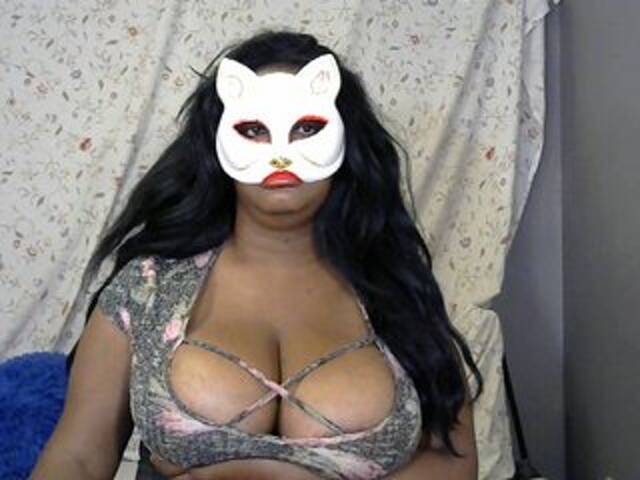 Емитувани слики од екранот CrissyJ