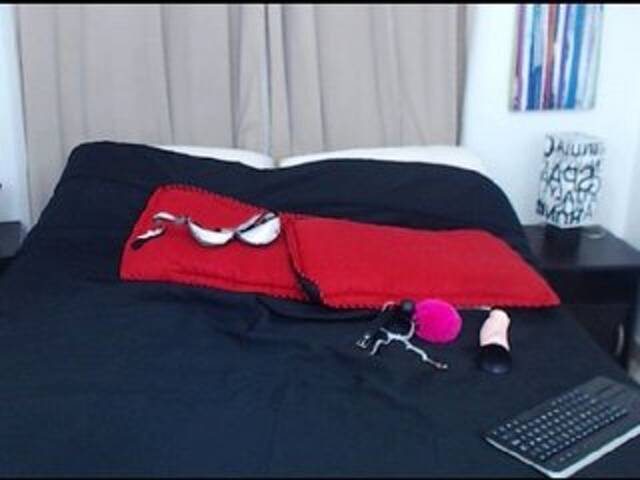 Емитувани слики од екранот CristineCano