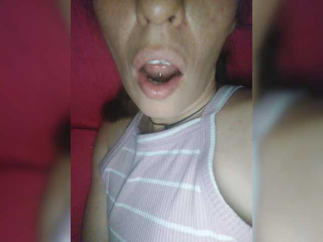 Фотографии CurlyHanna #horny#pircing#tongue#nipples#perfored#milf#