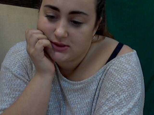 Емитувани слики од екранот LadyBust