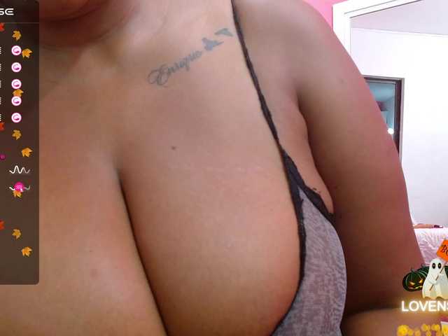 Емитувани слики од екранот curvymommyy