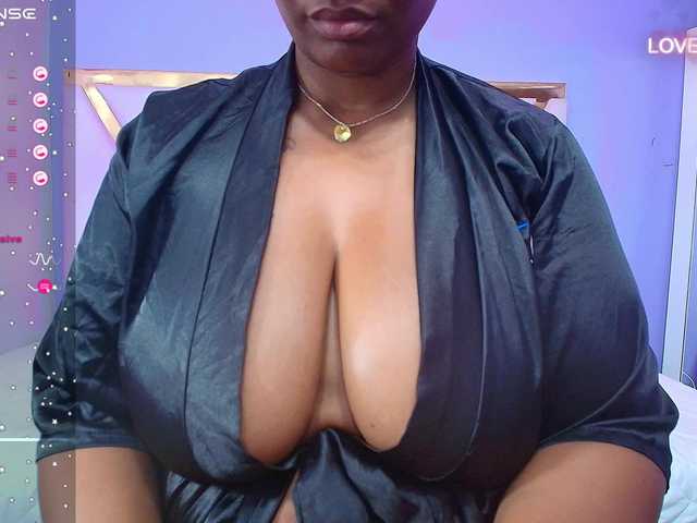 Емитувани слики од екранот curvymommyy