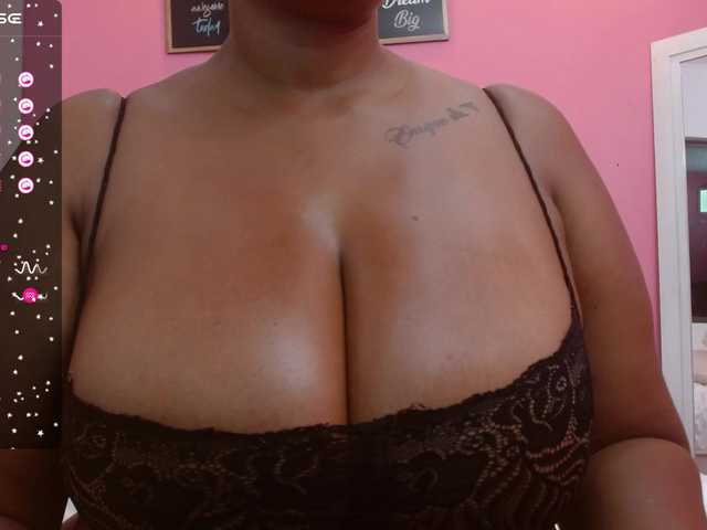 Емитувани слики од екранот curvymommyy