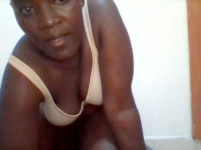 Емитувани слики од екранот Cuteblacksexyass
