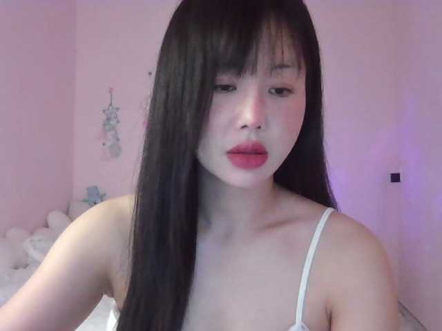Емитувани слики од екранот CuteCatxxx