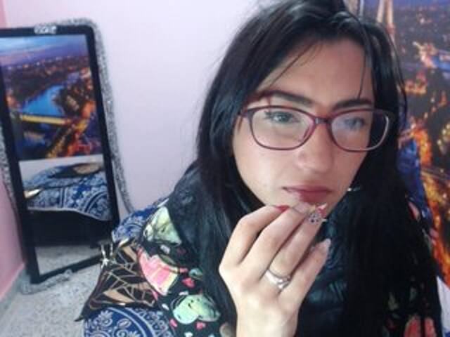 Емитувани слики од екранот cutepremium