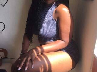 Еротски видео разговор Cyntia-cossio