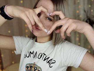 Еротски видео разговор CyrilaPuff