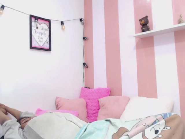 Емитувани слики од екранот DaelynCortes