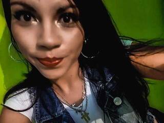 Еротски видео разговор Daniela-Arias