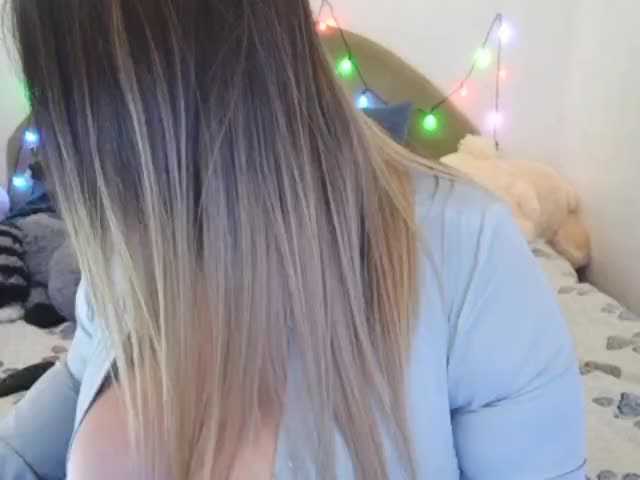 Емитувани слики од екранот _Alice_