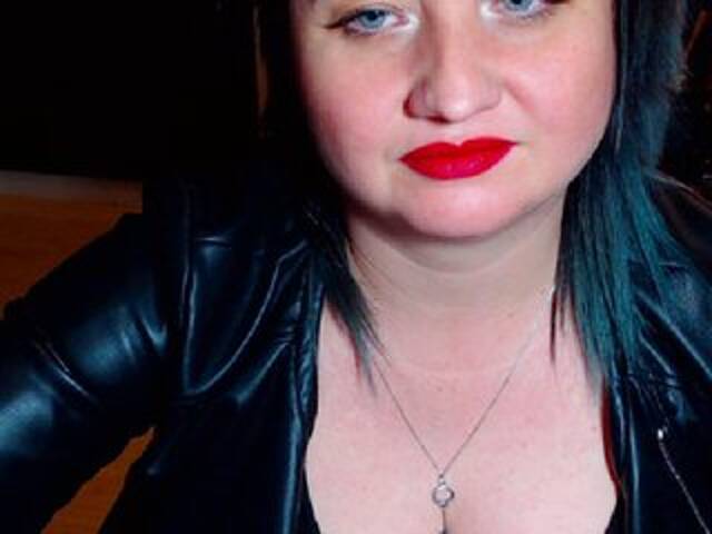 Емитувани слики од екранот KinkyDomina