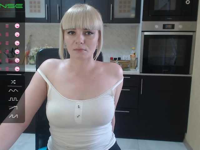 Емитувани слики од екранот _-Dasha-_