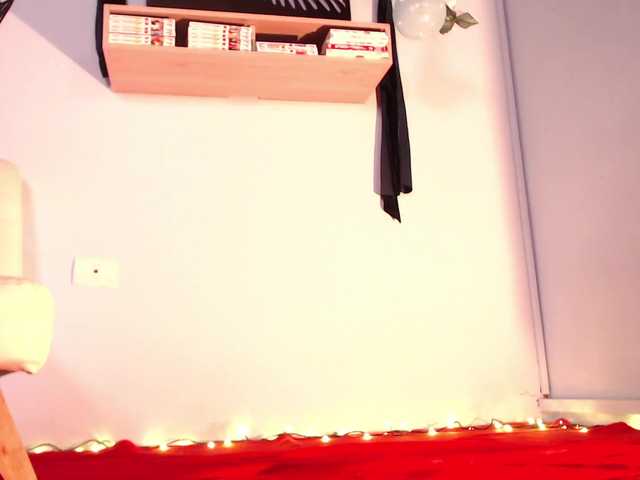 Емитувани слики од екранот deborah-666