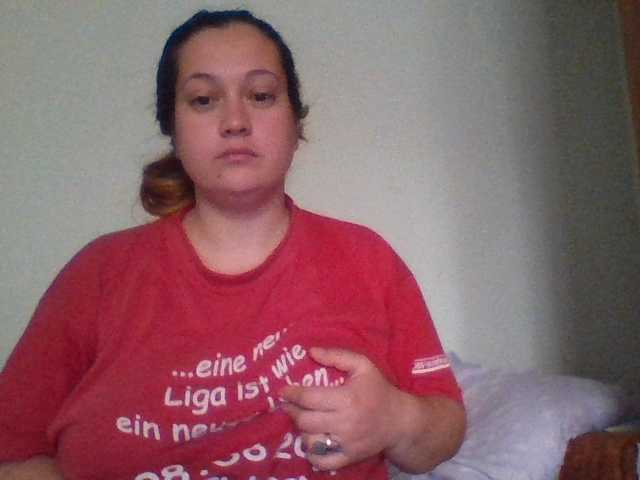 Емитувани слики од екранот Deedeeg