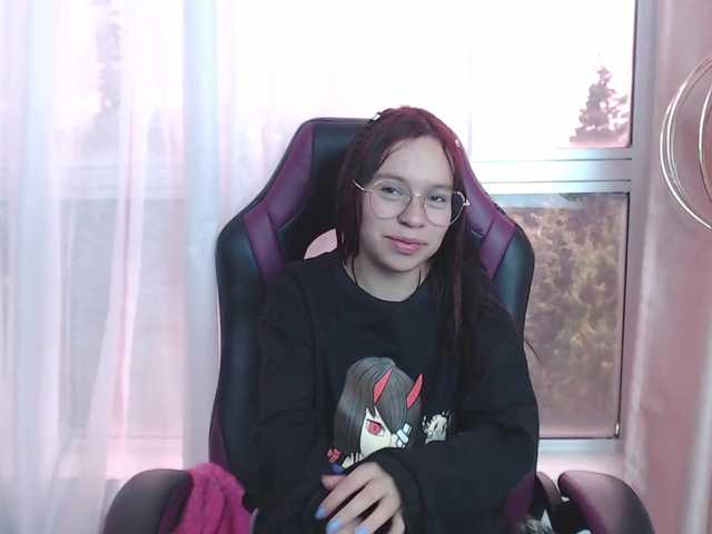 Фотографии Deisy-21 Welcome to my cute room ♥ the goal is : Play pussy to see me naked are @total so far come on @sofar help me complete the rest @remain ♥♥