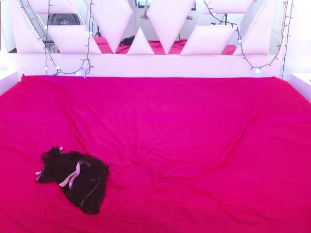 Емитувани слики од екранот DeliriumRoxy