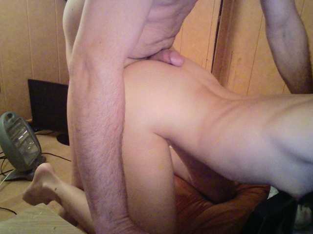 Емитувани слики од екранот Doggysx