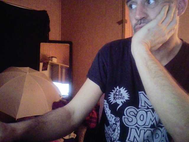 Емитувани слики од екранот Doggysx