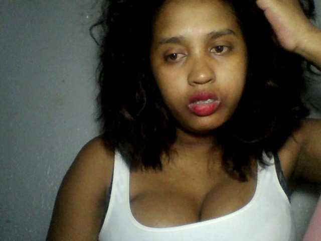 Емитувани слики од екранот DonnaLaFire