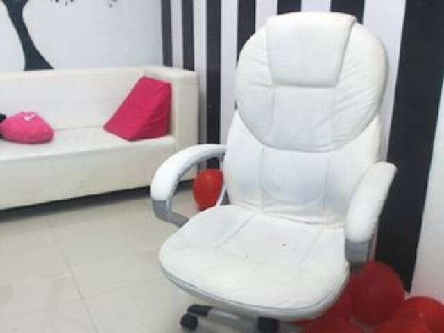 Емитувани слики од екранот Donnale