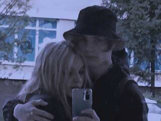 Еротски видео разговор DoubleLime