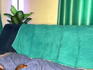 Еротски видео разговор DreamInterracial