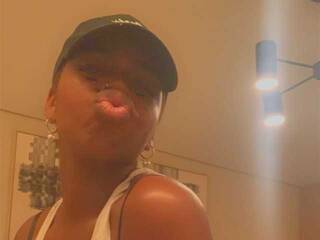 Еротски видео разговор Dubaeee