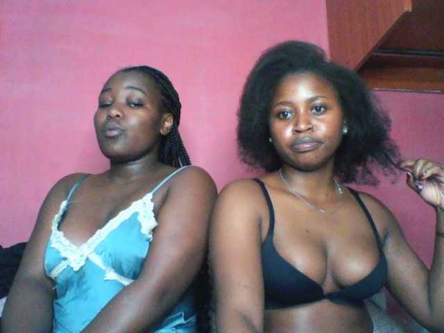 Емитувани слики од екранот EboniesBelle