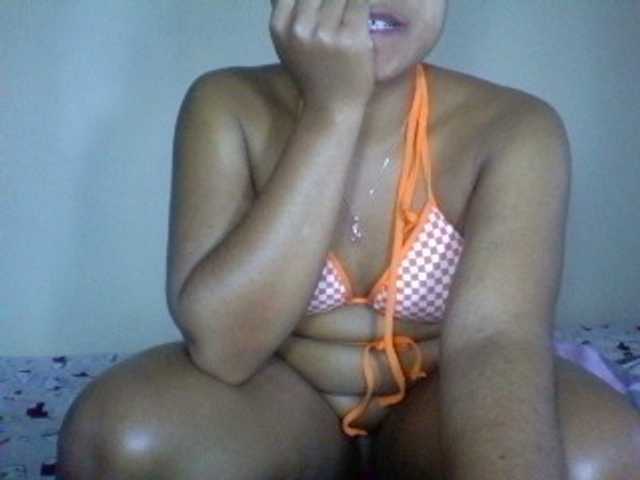 Емитувани слики од екранот Ebonita